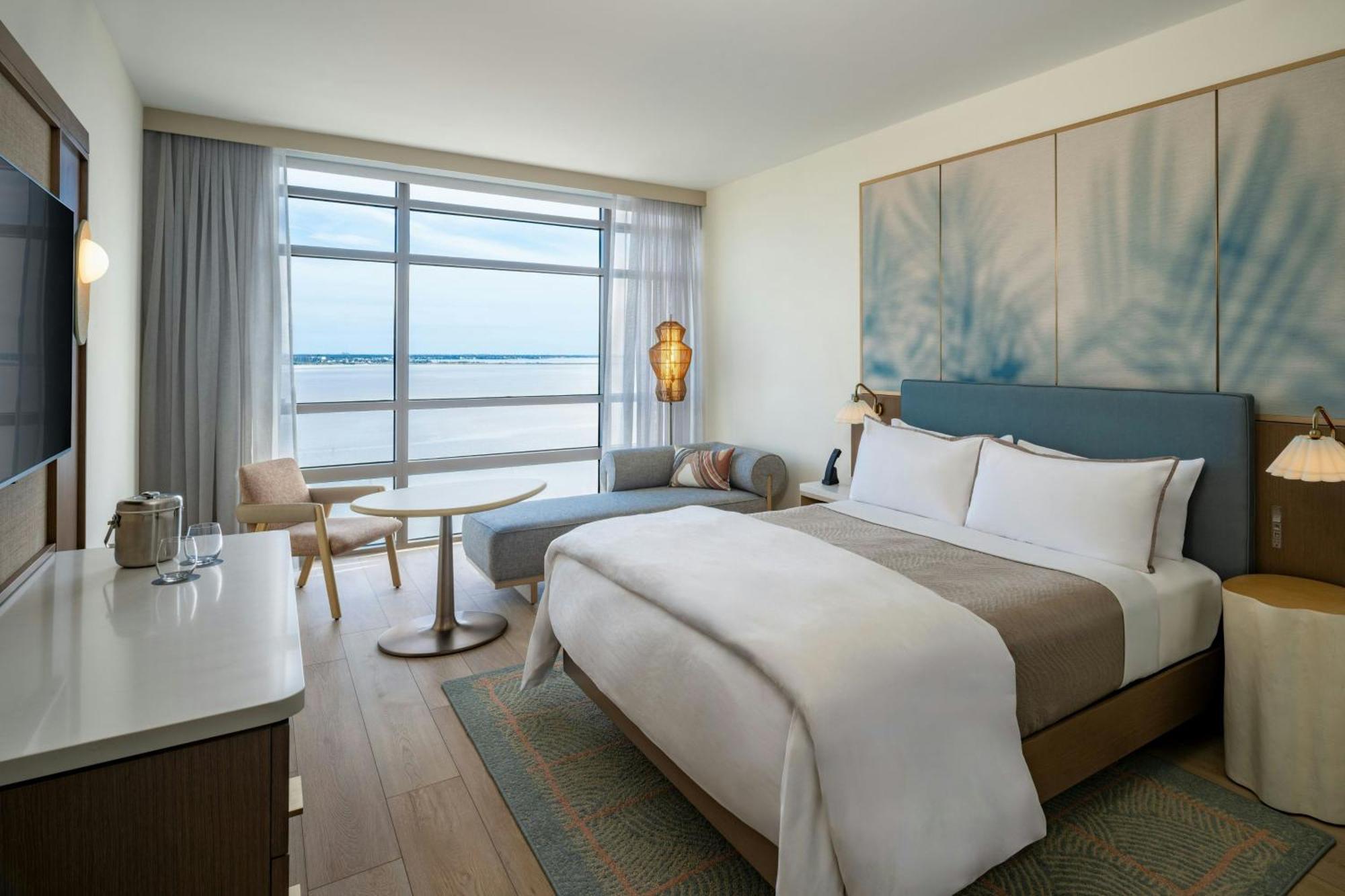 Guest room 1 King Partial bay view