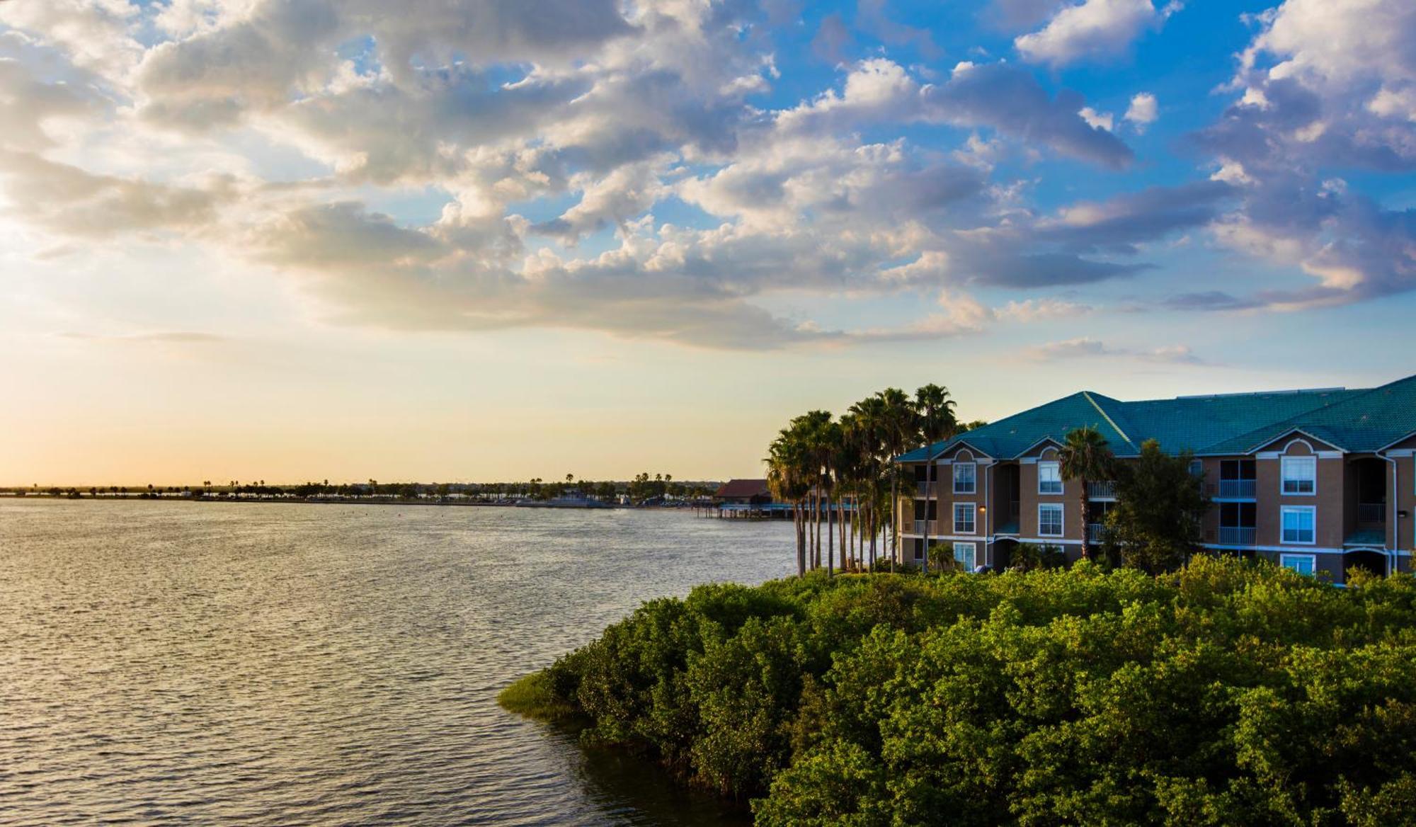 One-Bedroom Suite Conservation View